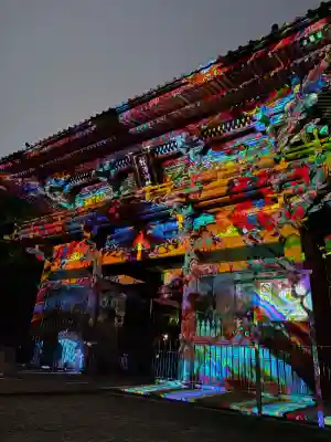根津神社の{uncategorized: "未分類", other: "その他", undefined: "問題あり", building: "その他建物", grave: "お墓", sacred_gate: "鳥居", guardian: "狛犬", statue: "像", buddha: "仏像", history: "歴史", nature: "自然", garden: "庭園", animal: "動物", pagoda: "塔", temizu: "手水舎", mountain_gate: "山門・神門", sanctuary: "本殿・本堂", subordinate: "末社・摂社", art: "芸術", scenery: "景色", jizo: "地蔵", ema: "絵馬", goshuin: "御朱印", omikuji: "おみくじ", items: "授与品その他", amulet: "お守り", goshuincho: "御朱印帳", eats: "食事", festival: "お祭り", votive_dance: "神楽", shichigosan: "七五三参", wedding: "結婚式", experience: "体験その他", initially: "初詣", around: "周辺", anti_infection: "感染症対策"}