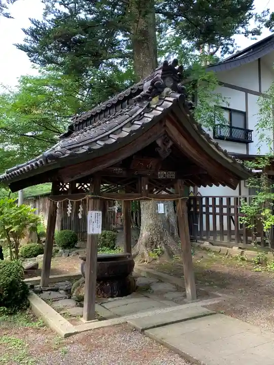 松岬神社の手水舎