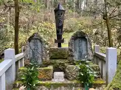 御岩神社の建物その他