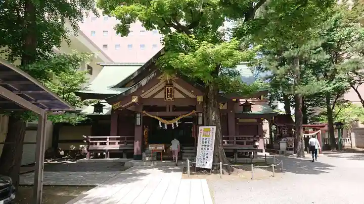 三吉神社の本殿・本堂