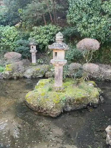 伊奈波神社の{uncategorized: "未分類", other: "その他", undefined: "問題あり", building: "その他建物", grave: "お墓", sacred_gate: "鳥居", guardian: "狛犬", statue: "像", buddha: "仏像", history: "歴史", nature: "自然", garden: "庭園", animal: "動物", pagoda: "塔", temizu: "手水舎", mountain_gate: "山門・神門", sanctuary: "本殿・本堂", subordinate: "末社・摂社", art: "芸術", scenery: "景色", jizo: "地蔵", ema: "絵馬", goshuin: "御朱印", omikuji: "おみくじ", items: "授与品その他", amulet: "お守り", goshuincho: "御朱印帳", eats: "食事", festival: "お祭り", votive_dance: "神楽", shichigosan: "七五三参", wedding: "結婚式", experience: "体験その他", initially: "初詣", around: "周辺", anti_infection: "感染症対策"}