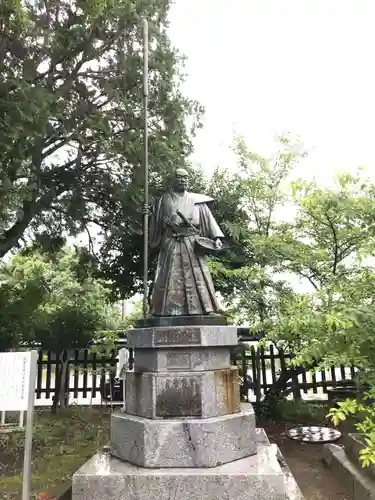 光雲神社の像