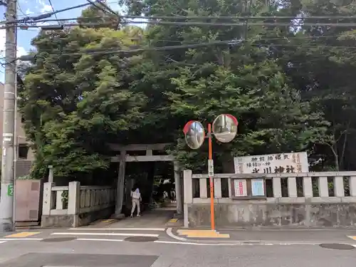 渋谷氷川神社の鳥居