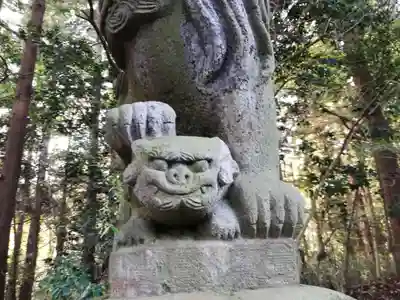 顕國魂神社の狛犬