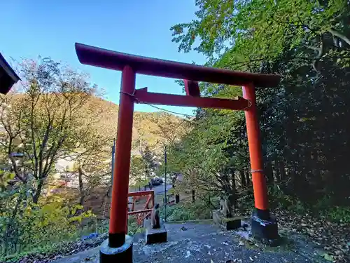 源泉神社の鳥居