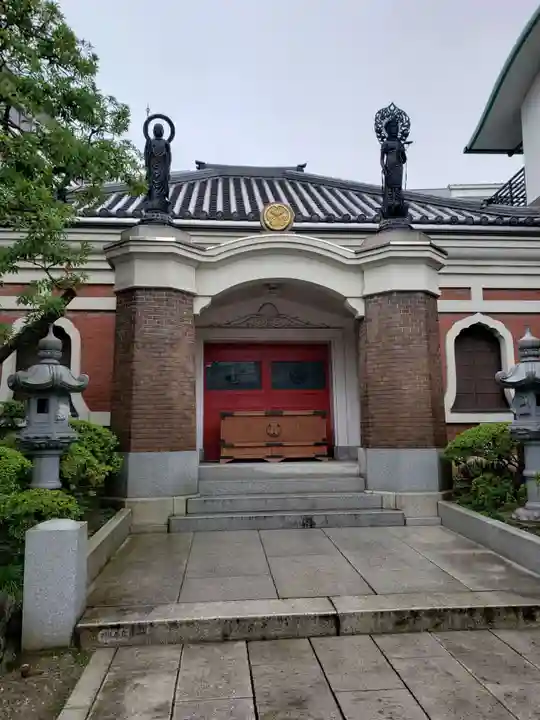 勝専寺の本殿・本堂