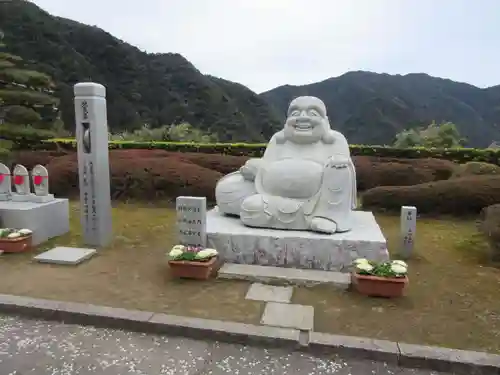 青岸渡寺の像