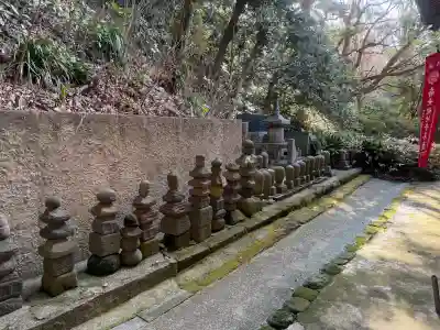 岩殿寺の{uncategorized: "未分類", other: "その他", undefined: "問題あり", building: "その他建物", grave: "お墓", sacred_gate: "鳥居", guardian: "狛犬", statue: "像", buddha: "仏像", history: "歴史", nature: "自然", garden: "庭園", animal: "動物", pagoda: "塔", temizu: "手水舎", mountain_gate: "山門・神門", sanctuary: "本殿・本堂", subordinate: "末社・摂社", art: "芸術", scenery: "景色", jizo: "地蔵", ema: "絵馬", goshuin: "御朱印", omikuji: "おみくじ", items: "授与品その他", amulet: "お守り", goshuincho: "御朱印帳", eats: "食事", festival: "お祭り", votive_dance: "神楽", shichigosan: "七五三参", wedding: "結婚式", experience: "体験その他", initially: "初詣", around: "周辺", anti_infection: "感染症対策"}