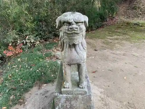 諏訪神社の狛犬