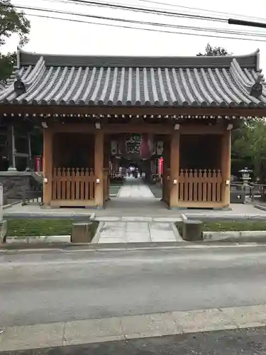 日限地蔵尊 観音院の山門・神門