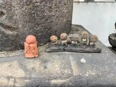 重願寺の{uncategorized: "未分類", other: "その他", undefined: "問題あり", building: "その他建物", grave: "お墓", sacred_gate: "鳥居", guardian: "狛犬", statue: "像", buddha: "仏像", history: "歴史", nature: "自然", garden: "庭園", animal: "動物", pagoda: "塔", temizu: "手水舎", mountain_gate: "山門・神門", sanctuary: "本殿・本堂", subordinate: "末社・摂社", art: "芸術", scenery: "景色", jizo: "地蔵", ema: "絵馬", goshuin: "御朱印", omikuji: "おみくじ", items: "授与品その他", amulet: "お守り", goshuincho: "御朱印帳", eats: "食事", festival: "お祭り", votive_dance: "神楽", shichigosan: "七五三参", wedding: "結婚式", experience: "体験その他", initially: "初詣", around: "周辺", anti_infection: "感染症対策"}