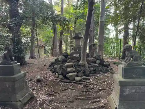 土支田八幡宮の{uncategorized: "未分類", other: "その他", undefined: "問題あり", building: "その他建物", grave: "お墓", sacred_gate: "鳥居", guardian: "狛犬", statue: "像", buddha: "仏像", history: "歴史", nature: "自然", garden: "庭園", animal: "動物", pagoda: "塔", temizu: "手水舎", mountain_gate: "山門・神門", sanctuary: "本殿・本堂", subordinate: "末社・摂社", art: "芸術", scenery: "景色", jizo: "地蔵", ema: "絵馬", goshuin: "御朱印", omikuji: "おみくじ", items: "授与品その他", amulet: "お守り", goshuincho: "御朱印帳", eats: "食事", festival: "お祭り", votive_dance: "神楽", shichigosan: "七五三参", wedding: "結婚式", experience: "体験その他", initially: "初詣", around: "周辺", anti_infection: "感染症対策"}