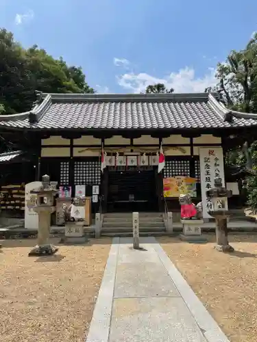 春日神社（茄子作）の本殿