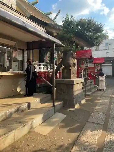 皆中稲荷神社の{uncategorized: "未分類", other: "その他", undefined: "問題あり", building: "その他建物", grave: "お墓", sacred_gate: "鳥居", guardian: "狛犬", statue: "像", buddha: "仏像", history: "歴史", nature: "自然", garden: "庭園", animal: "動物", pagoda: "塔", temizu: "手水舎", mountain_gate: "山門・神門", sanctuary: "本殿・本堂", subordinate: "末社・摂社", art: "芸術", scenery: "景色", jizo: "地蔵", ema: "絵馬", goshuin: "御朱印", omikuji: "おみくじ", items: "授与品その他", amulet: "お守り", goshuincho: "御朱印帳", eats: "食事", festival: "お祭り", votive_dance: "神楽", shichigosan: "七五三参", wedding: "結婚式", experience: "体験その他", initially: "初詣", around: "周辺", anti_infection: "感染症対策"}