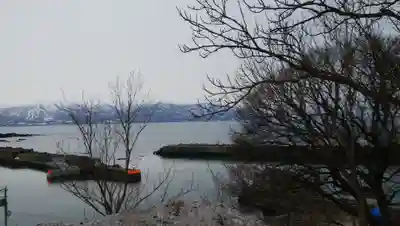 泊稲荷神社の景色