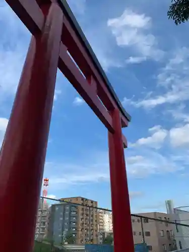 （芝生）浅間神社の鳥居