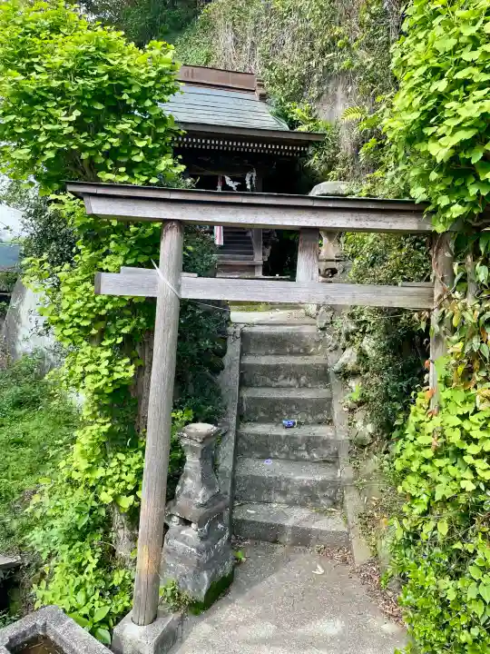 八幡宮の{uncategorized: "未分類", other: "その他", undefined: "問題あり", building: "その他建物", grave: "お墓", sacred_gate: "鳥居", guardian: "狛犬", statue: "像", buddha: "仏像", history: "歴史", nature: "自然", garden: "庭園", animal: "動物", pagoda: "塔", temizu: "手水舎", mountain_gate: "山門・神門", sanctuary: "本殿・本堂", subordinate: "末社・摂社", art: "芸術", scenery: "景色", jizo: "地蔵", ema: "絵馬", goshuin: "御朱印", omikuji: "おみくじ", items: "授与品その他", amulet: "お守り", goshuincho: "御朱印帳", eats: "食事", festival: "お祭り", votive_dance: "神楽", shichigosan: "七五三参", wedding: "結婚式", experience: "体験その他", initially: "初詣", around: "周辺", anti_infection: "感染症対策"}
