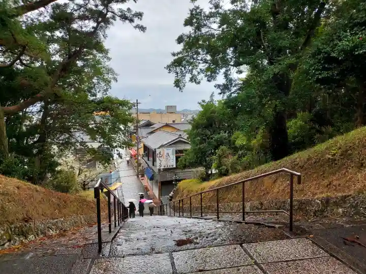 道成寺の{uncategorized: "未分類", other: "その他", undefined: "問題あり", building: "その他建物", grave: "お墓", sacred_gate: "鳥居", guardian: "狛犬", statue: "像", buddha: "仏像", history: "歴史", nature: "自然", garden: "庭園", animal: "動物", pagoda: "塔", temizu: "手水舎", mountain_gate: "山門・神門", sanctuary: "本殿・本堂", subordinate: "末社・摂社", art: "芸術", scenery: "景色", jizo: "地蔵", ema: "絵馬", goshuin: "御朱印", omikuji: "おみくじ", items: "授与品その他", amulet: "お守り", goshuincho: "御朱印帳", eats: "食事", festival: "お祭り", votive_dance: "神楽", shichigosan: "七五三参", wedding: "結婚式", experience: "体験その他", initially: "初詣", around: "周辺", anti_infection: "感染症対策"}