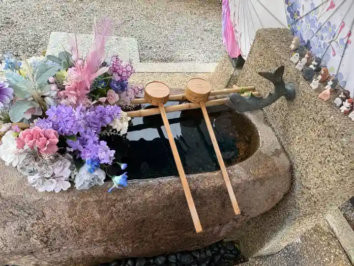 水堂須佐男神社の{uncategorized: "未分類", other: "その他", undefined: "問題あり", building: "その他建物", grave: "お墓", sacred_gate: "鳥居", guardian: "狛犬", statue: "像", buddha: "仏像", history: "歴史", nature: "自然", garden: "庭園", animal: "動物", pagoda: "塔", temizu: "手水舎", mountain_gate: "山門・神門", sanctuary: "本殿・本堂", subordinate: "末社・摂社", art: "芸術", scenery: "景色", jizo: "地蔵", ema: "絵馬", goshuin: "御朱印", omikuji: "おみくじ", items: "授与品その他", amulet: "お守り", goshuincho: "御朱印帳", eats: "食事", festival: "お祭り", votive_dance: "神楽", shichigosan: "七五三参", wedding: "結婚式", experience: "体験その他", initially: "初詣", around: "周辺", anti_infection: "感染症対策"}