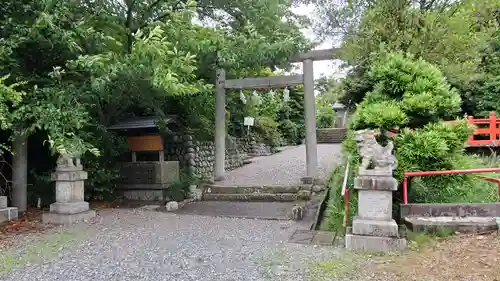 赤尾渋垂郡辺神社の鳥居