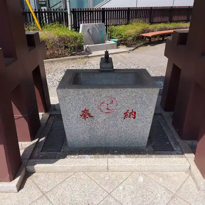 高野胡録神社の手水舎