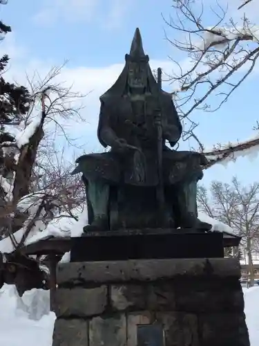 上杉神社の像