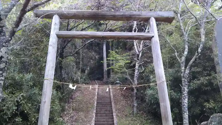 静神社の鳥居