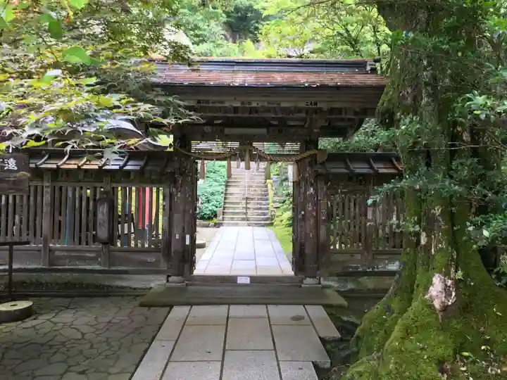 那谷寺の山門・神門