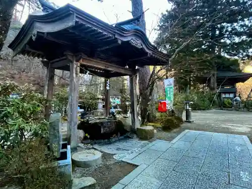 徳善院明王密寺の{uncategorized: "未分類", other: "その他", undefined: "問題あり", building: "その他建物", grave: "お墓", sacred_gate: "鳥居", guardian: "狛犬", statue: "像", buddha: "仏像", history: "歴史", nature: "自然", garden: "庭園", animal: "動物", pagoda: "塔", temizu: "手水舎", mountain_gate: "山門・神門", sanctuary: "本殿・本堂", subordinate: "末社・摂社", art: "芸術", scenery: "景色", jizo: "地蔵", ema: "絵馬", goshuin: "御朱印", omikuji: "おみくじ", items: "授与品その他", amulet: "お守り", goshuincho: "御朱印帳", eats: "食事", festival: "お祭り", votive_dance: "神楽", shichigosan: "七五三参", wedding: "結婚式", experience: "体験その他", initially: "初詣", around: "周辺", anti_infection: "感染症対策"}