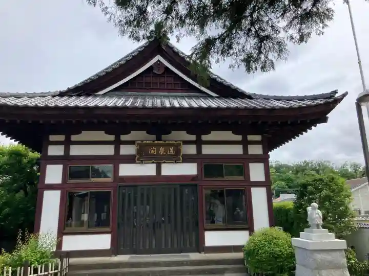 観音寺の{uncategorized: "未分類", other: "その他", undefined: "問題あり", building: "その他建物", grave: "お墓", sacred_gate: "鳥居", guardian: "狛犬", statue: "像", buddha: "仏像", history: "歴史", nature: "自然", garden: "庭園", animal: "動物", pagoda: "塔", temizu: "手水舎", mountain_gate: "山門・神門", sanctuary: "本殿・本堂", subordinate: "末社・摂社", art: "芸術", scenery: "景色", jizo: "地蔵", ema: "絵馬", goshuin: "御朱印", omikuji: "おみくじ", items: "授与品その他", amulet: "お守り", goshuincho: "御朱印帳", eats: "食事", festival: "お祭り", votive_dance: "神楽", shichigosan: "七五三参", wedding: "結婚式", experience: "体験その他", initially: "初詣", around: "周辺", anti_infection: "感染症対策"}