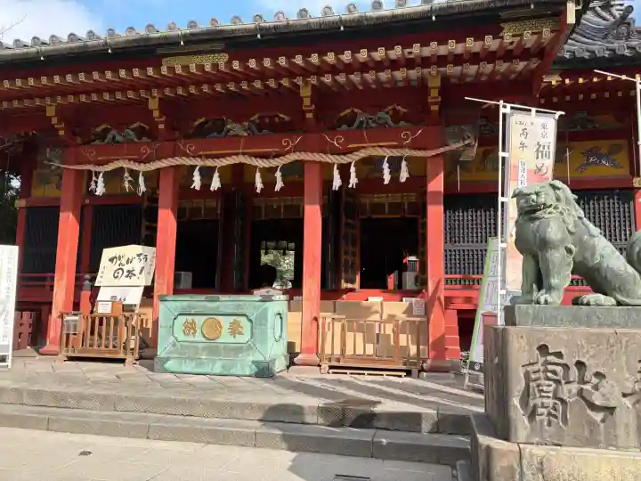 浅草神社の{uncategorized: "未分類", other: "その他", undefined: "問題あり", building: "その他建物", grave: "お墓", sacred_gate: "鳥居", guardian: "狛犬", statue: "像", buddha: "仏像", history: "歴史", nature: "自然", garden: "庭園", animal: "動物", pagoda: "塔", temizu: "手水舎", mountain_gate: "山門・神門", sanctuary: "本殿・本堂", subordinate: "末社・摂社", art: "芸術", scenery: "景色", jizo: "地蔵", ema: "絵馬", goshuin: "御朱印", omikuji: "おみくじ", items: "授与品その他", amulet: "お守り", goshuincho: "御朱印帳", eats: "食事", festival: "お祭り", votive_dance: "神楽", shichigosan: "七五三参", wedding: "結婚式", experience: "体験その他", initially: "初詣", around: "周辺", anti_infection: "感染症対策"}