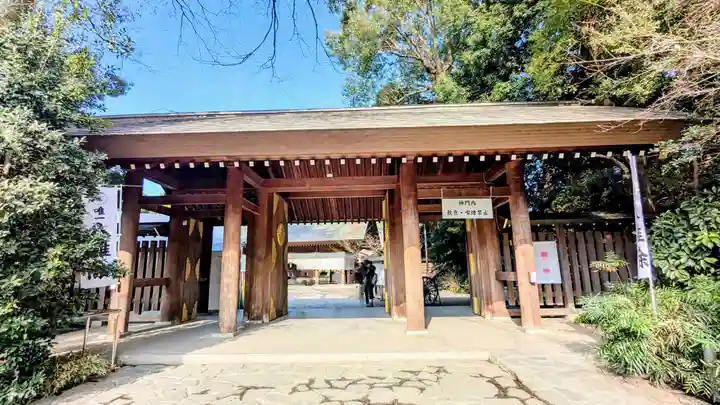 阿佐ヶ谷神明宮の山門・神門