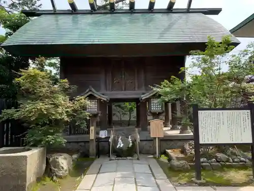 白山神社の末社