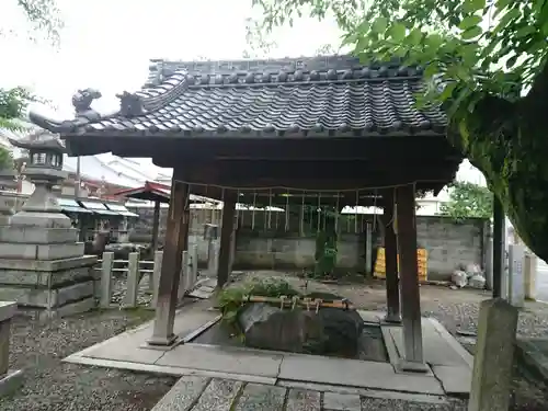 白山神社（榎白山神社）の手水舎