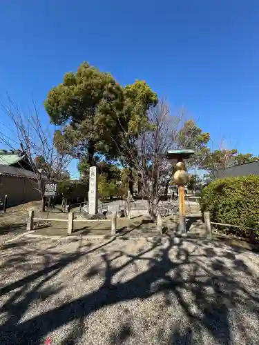 豊國神社の{uncategorized: "未分類", other: "その他", undefined: "問題あり", building: "その他建物", grave: "お墓", sacred_gate: "鳥居", guardian: "狛犬", statue: "像", buddha: "仏像", history: "歴史", nature: "自然", garden: "庭園", animal: "動物", pagoda: "塔", temizu: "手水舎", mountain_gate: "山門・神門", sanctuary: "本殿・本堂", subordinate: "末社・摂社", art: "芸術", scenery: "景色", jizo: "地蔵", ema: "絵馬", goshuin: "御朱印", omikuji: "おみくじ", items: "授与品その他", amulet: "お守り", goshuincho: "御朱印帳", eats: "食事", festival: "お祭り", votive_dance: "神楽", shichigosan: "七五三参", wedding: "結婚式", experience: "体験その他", initially: "初詣", around: "周辺", anti_infection: "感染症対策"}