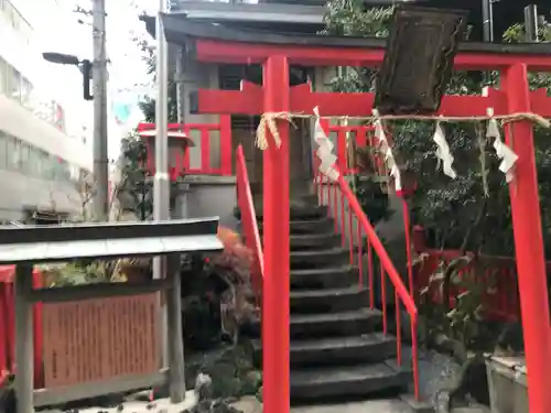 講武稲荷神社の鳥居