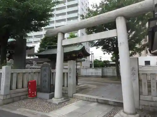 綾瀬神社の鳥居