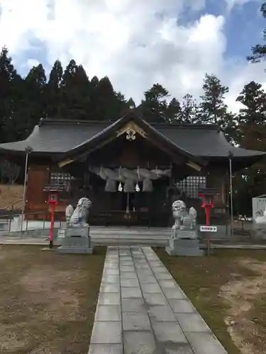 鷹日神社の本殿