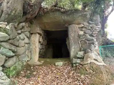 天御中主神社の{uncategorized: "未分類", other: "その他", undefined: "問題あり", building: "その他建物", grave: "お墓", sacred_gate: "鳥居", guardian: "狛犬", statue: "像", buddha: "仏像", history: "歴史", nature: "自然", garden: "庭園", animal: "動物", pagoda: "塔", temizu: "手水舎", mountain_gate: "山門・神門", sanctuary: "本殿・本堂", subordinate: "末社・摂社", art: "芸術", scenery: "景色", jizo: "地蔵", ema: "絵馬", goshuin: "御朱印", omikuji: "おみくじ", items: "授与品その他", amulet: "お守り", goshuincho: "御朱印帳", eats: "食事", festival: "お祭り", votive_dance: "神楽", shichigosan: "七五三参", wedding: "結婚式", experience: "体験その他", initially: "初詣", around: "周辺", anti_infection: "感染症対策"}