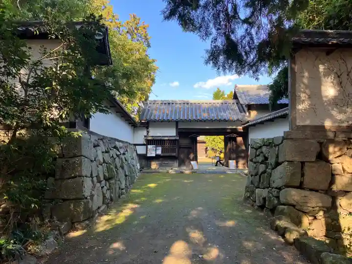 観音寺の山門・神門