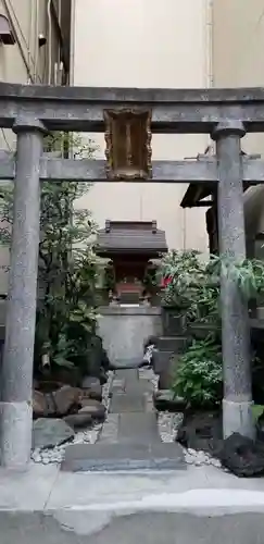 家内喜稲荷神社の鳥居