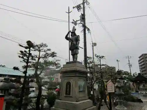 豊国神社の像