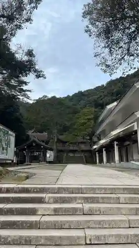 美保神社の{uncategorized: "未分類", other: "その他", undefined: "問題あり", building: "その他建物", grave: "お墓", sacred_gate: "鳥居", guardian: "狛犬", statue: "像", buddha: "仏像", history: "歴史", nature: "自然", garden: "庭園", animal: "動物", pagoda: "塔", temizu: "手水舎", mountain_gate: "山門・神門", sanctuary: "本殿・本堂", subordinate: "末社・摂社", art: "芸術", scenery: "景色", jizo: "地蔵", ema: "絵馬", goshuin: "御朱印", omikuji: "おみくじ", items: "授与品その他", amulet: "お守り", goshuincho: "御朱印帳", eats: "食事", festival: "お祭り", votive_dance: "神楽", shichigosan: "七五三参", wedding: "結婚式", experience: "体験その他", initially: "初詣", around: "周辺", anti_infection: "感染症対策"}