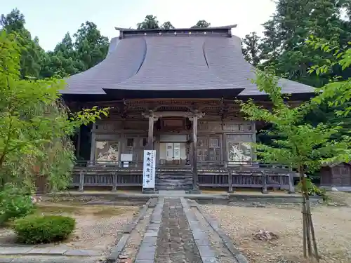 国上寺の本殿