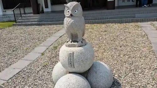 函館護國神社の像