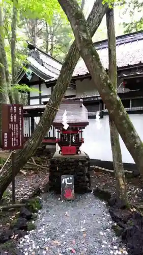 新屋山神社の建物その他