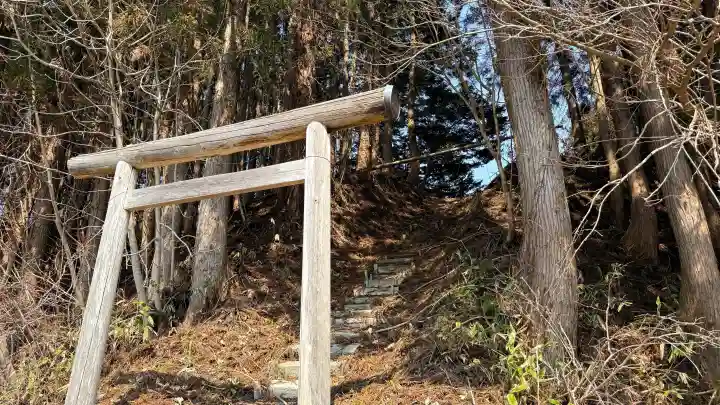 瓜谷神社の{uncategorized: "未分類", other: "その他", undefined: "問題あり", building: "その他建物", grave: "お墓", sacred_gate: "鳥居", guardian: "狛犬", statue: "像", buddha: "仏像", history: "歴史", nature: "自然", garden: "庭園", animal: "動物", pagoda: "塔", temizu: "手水舎", mountain_gate: "山門・神門", sanctuary: "本殿・本堂", subordinate: "末社・摂社", art: "芸術", scenery: "景色", jizo: "地蔵", ema: "絵馬", goshuin: "御朱印", omikuji: "おみくじ", items: "授与品その他", amulet: "お守り", goshuincho: "御朱印帳", eats: "食事", festival: "お祭り", votive_dance: "神楽", shichigosan: "七五三参", wedding: "結婚式", experience: "体験その他", initially: "初詣", around: "周辺", anti_infection: "感染症対策"}