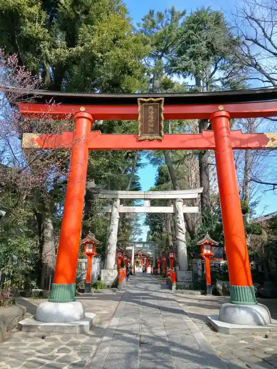 馬橋稲荷神社の{uncategorized: "未分類", other: "その他", undefined: "問題あり", building: "その他建物", grave: "お墓", sacred_gate: "鳥居", guardian: "狛犬", statue: "像", buddha: "仏像", history: "歴史", nature: "自然", garden: "庭園", animal: "動物", pagoda: "塔", temizu: "手水舎", mountain_gate: "山門・神門", sanctuary: "本殿・本堂", subordinate: "末社・摂社", art: "芸術", scenery: "景色", jizo: "地蔵", ema: "絵馬", goshuin: "御朱印", omikuji: "おみくじ", items: "授与品その他", amulet: "お守り", goshuincho: "御朱印帳", eats: "食事", festival: "お祭り", votive_dance: "神楽", shichigosan: "七五三参", wedding: "結婚式", experience: "体験その他", initially: "初詣", around: "周辺", anti_infection: "感染症対策"}