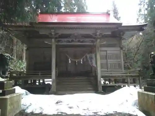 梅内神社の本殿