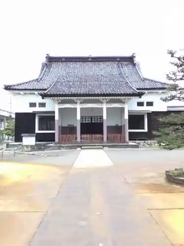 栄凉寺の本殿・本堂